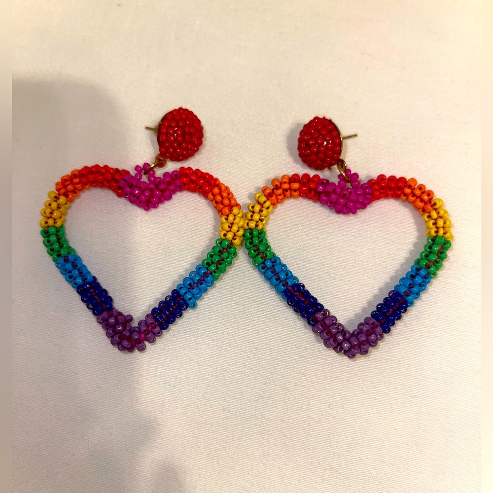 2 pairs of earrings